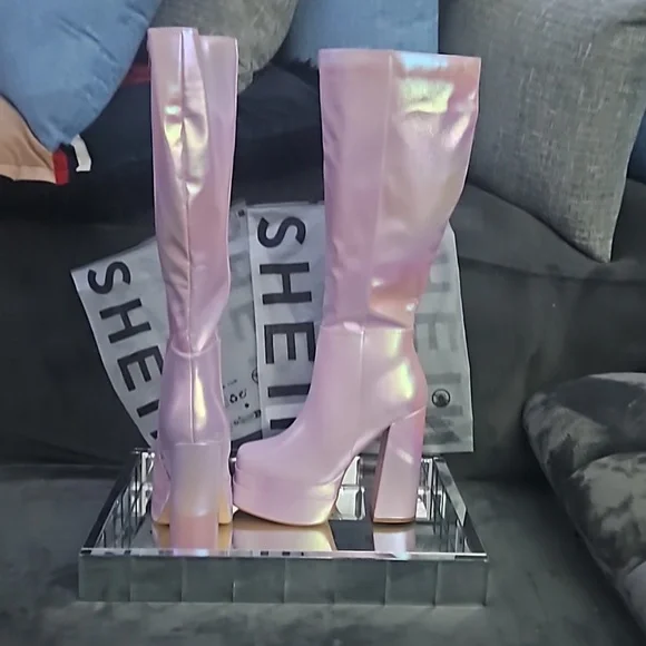 Pink Metallic boots - Picture 2 of 4